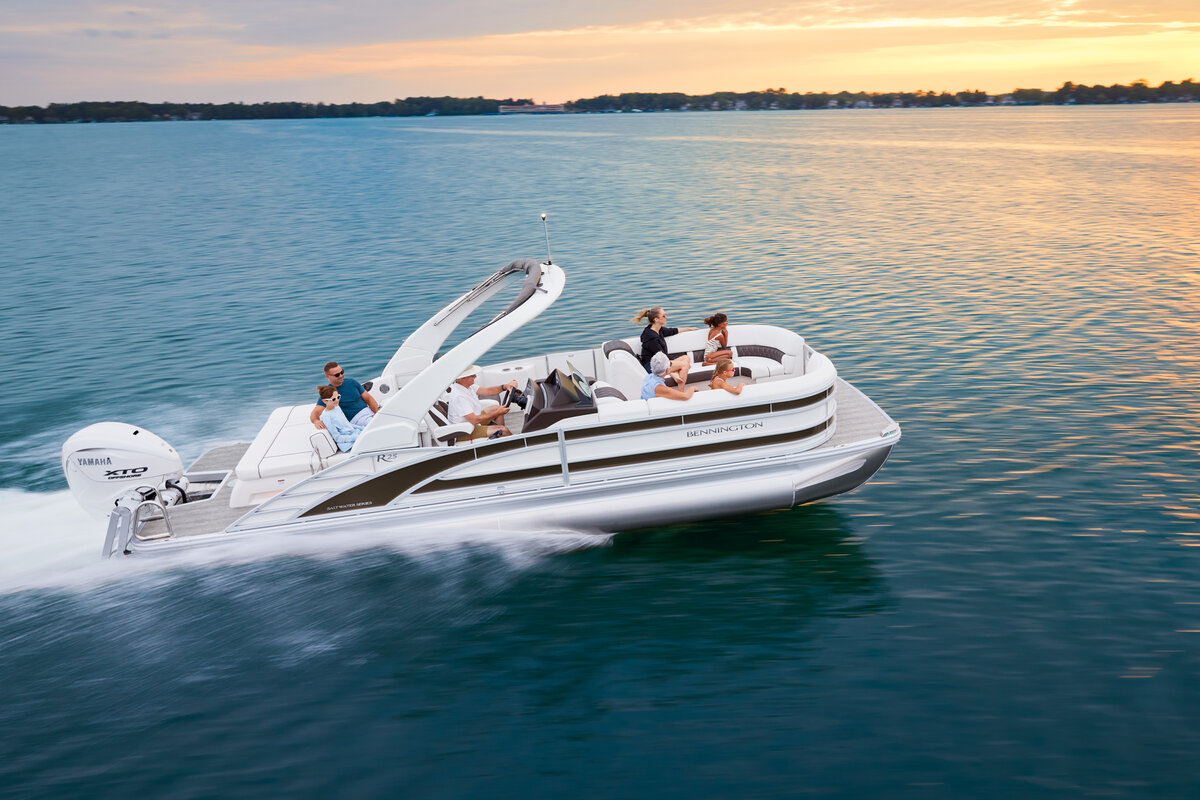 Boating on Buckeye Lake at the Buckeye Lake Boat Show and Marina Expo in Millersport Ohio